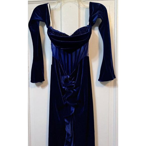 NWT Miss Circle Navy Blue Velvet Corset Long Slit Gown Size Medium - Picture 4 of 16
